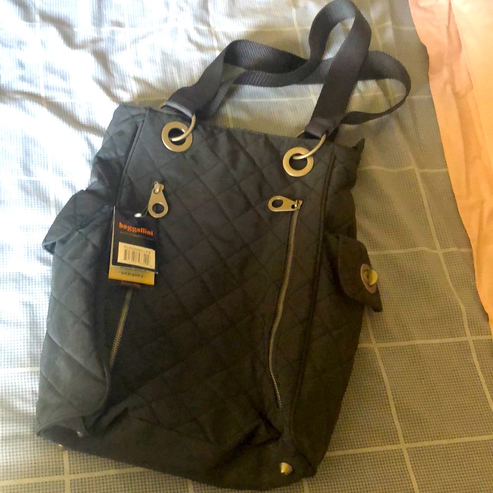 Baggallini Florence bag if international collection NEW
